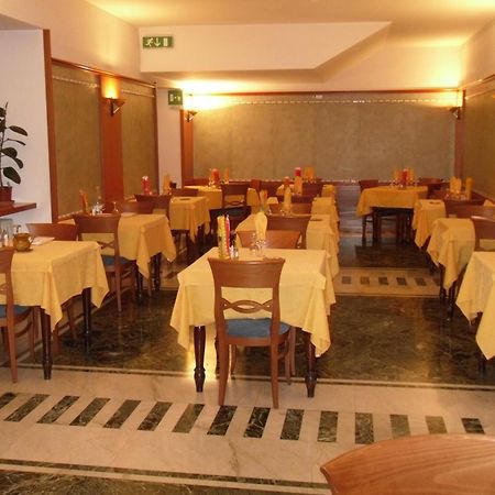 Hotel Centrale 산펠레그리노테르메 외부 사진
