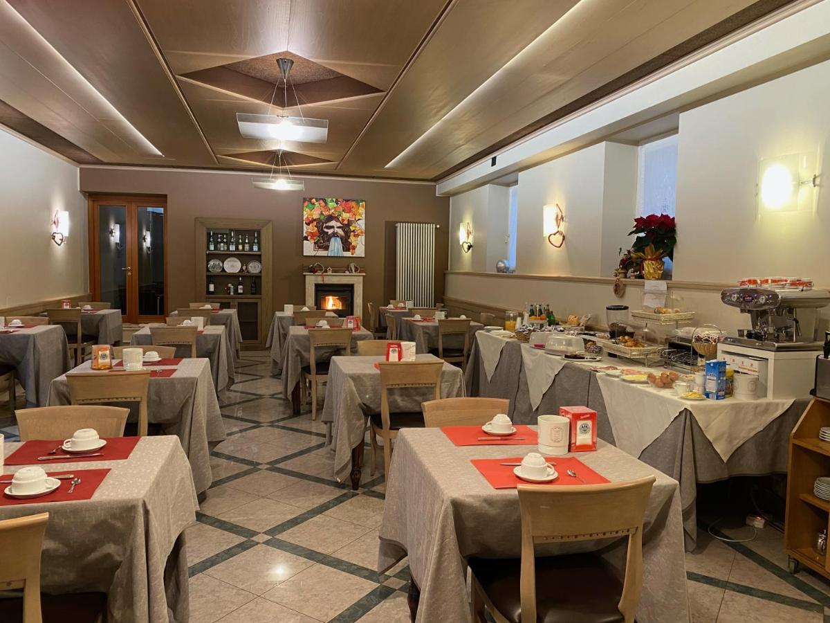 Hotel Centrale 산펠레그리노테르메 외부 사진