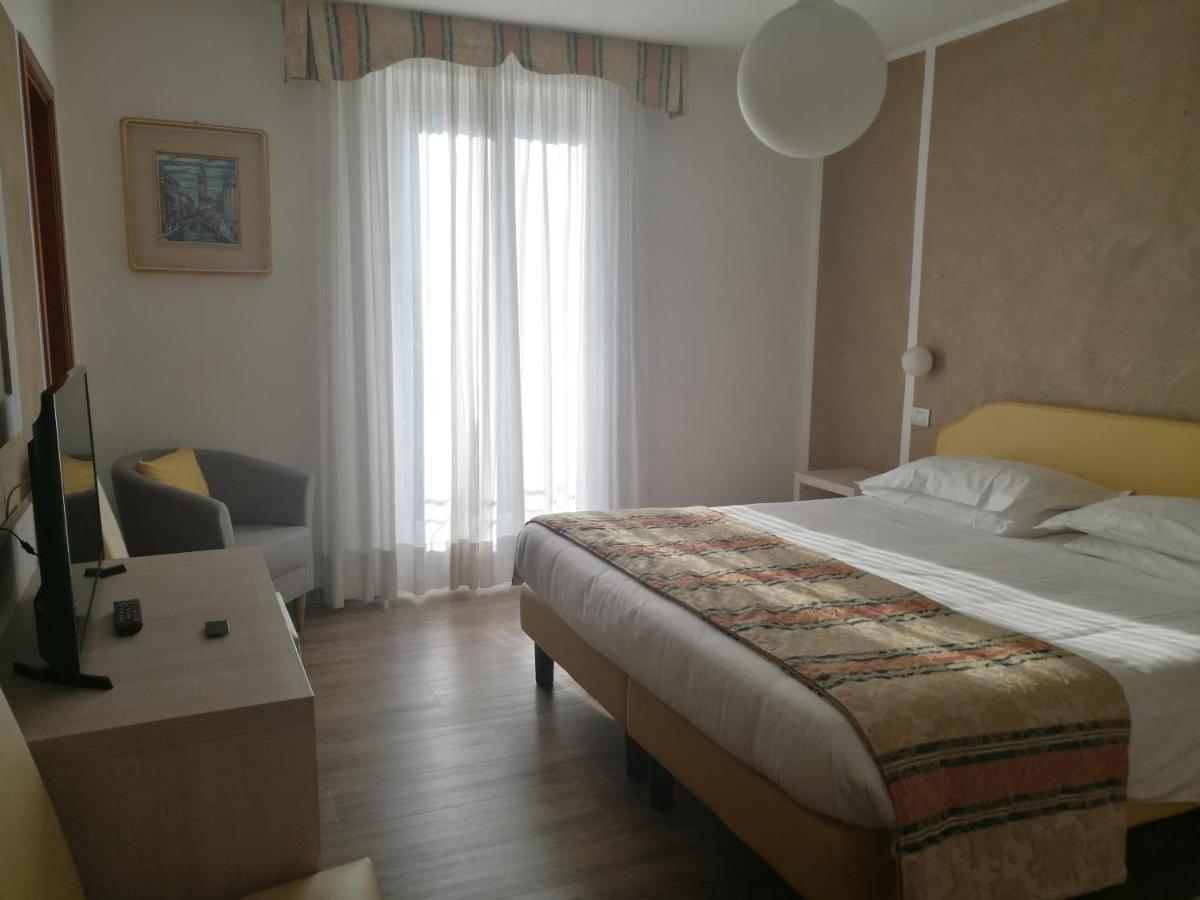 Hotel Centrale 산펠레그리노테르메 객실 사진